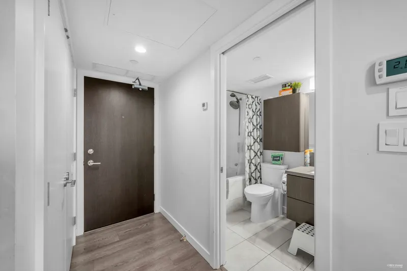 1605 8189 CAMBIE STREET - photo 3 of 25