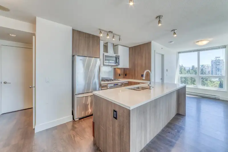 1305 3007 GLEN DRIVE - photo 4 of 38