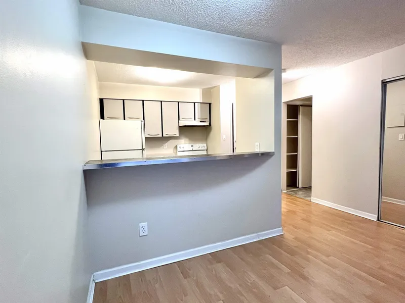 208 1955 WOODWAY PLACE - photo 3 of 18