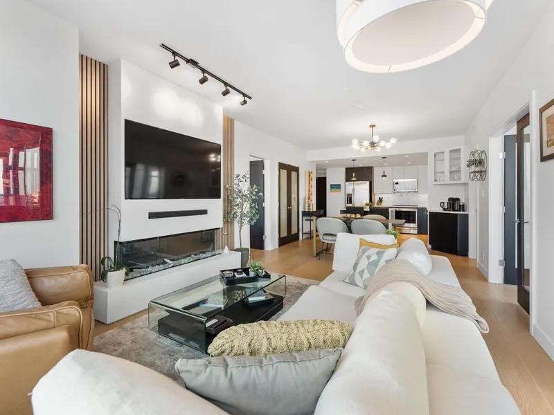 2301 280 ROSS DRIVE - photo 2 of 25