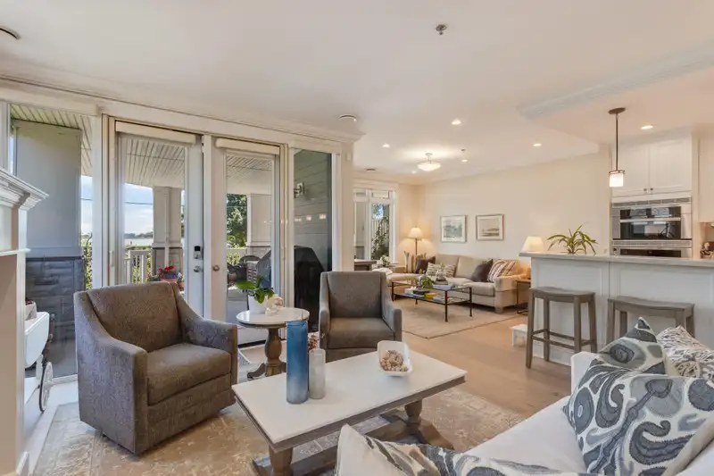 105 13251 PRINCESS STREET - photo 4 of 26