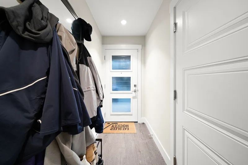 15 16488 64 AVENUE - photo 3 of 25