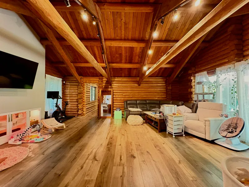 23551 132 AVENUE - photo 4 of 25