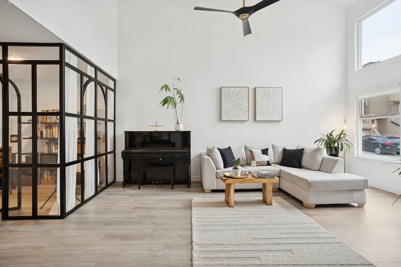 31 12880 RAILWAY AVENUE - photo 4 of 25