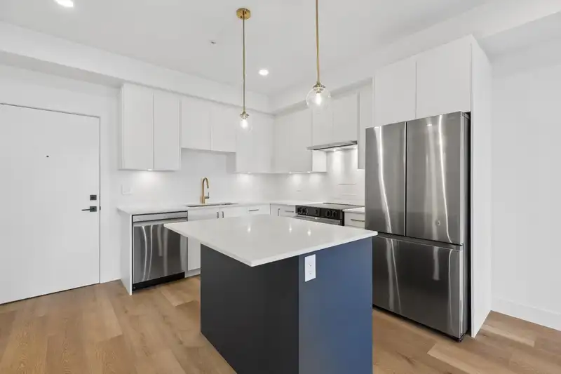 102 20286 72B AVENUE - photo 3 of 21
