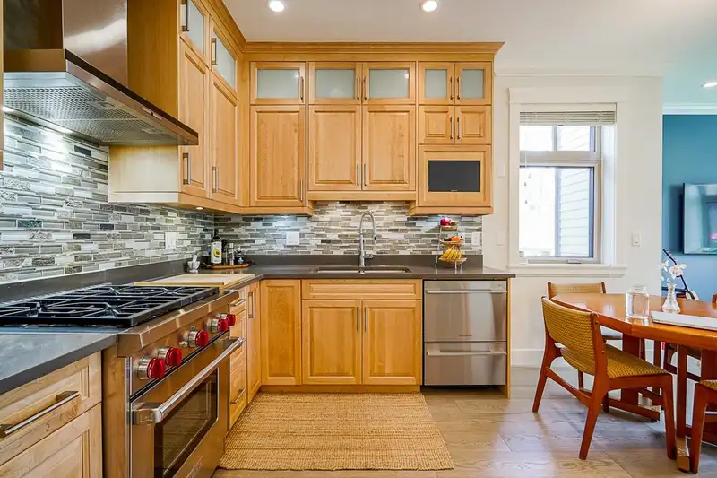 2156 GRANT STREET - photo 3 of 28