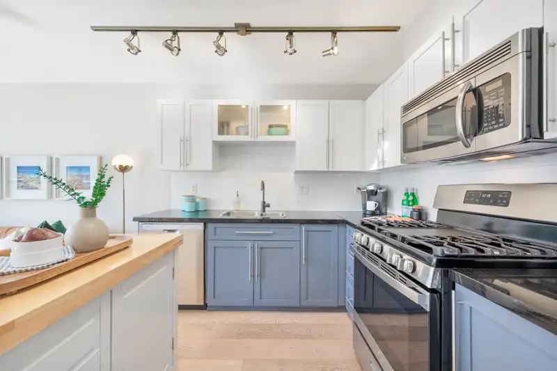 503 122 E 3RD STREET - photo 1 of 29