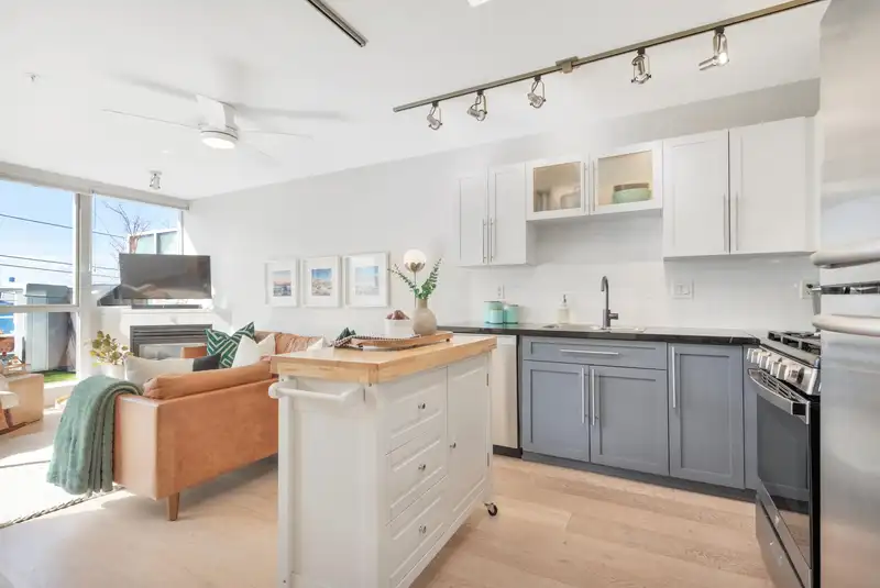 503 122 E 3RD STREET - photo 4 of 29
