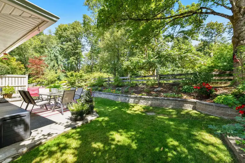 5 17917 68 AVENUE - photo 3 of 40