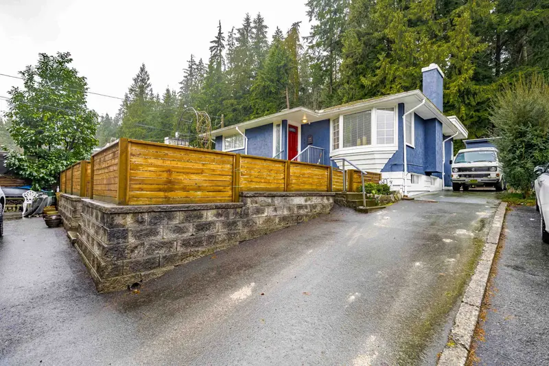 1749 DEEP COVE ROAD - photo 1 of 17