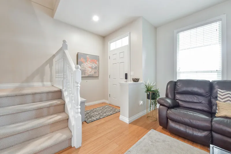 18043 70 AVENUE - photo 3 of 25