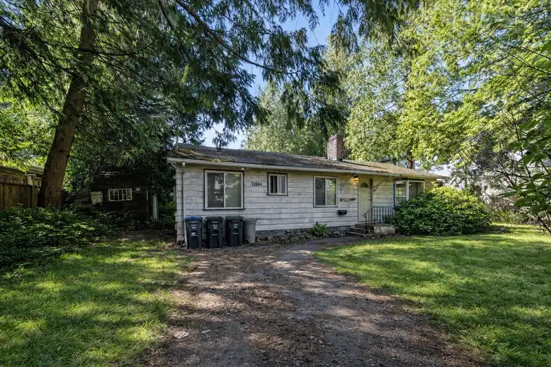 12564 25 AVENUE - photo 3 of 12