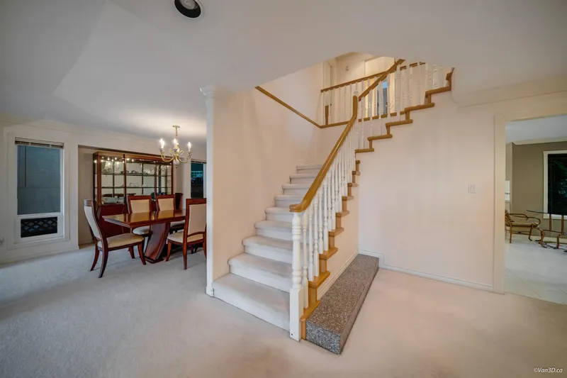 2599 DIAMOND CRESCENT - photo 4 of 25