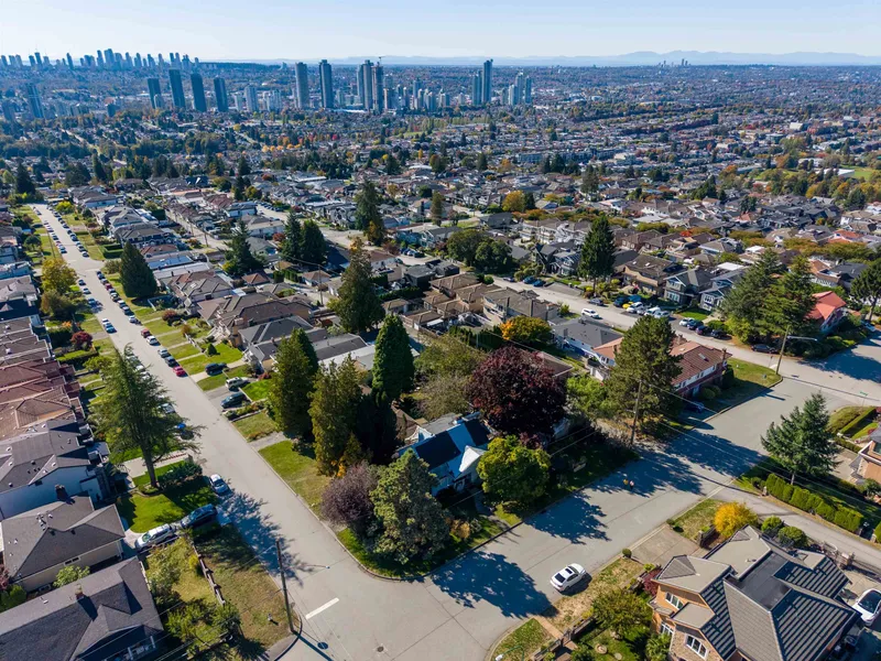 5380 CAMBRIDGE STREET - photo 3 of 8