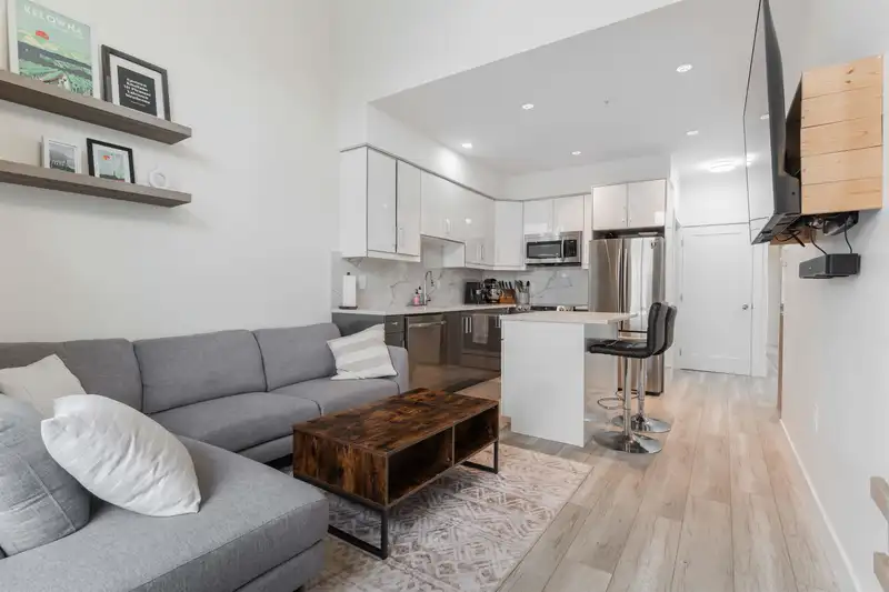 5009 CHAMBERS STREET - photo 2 of 26