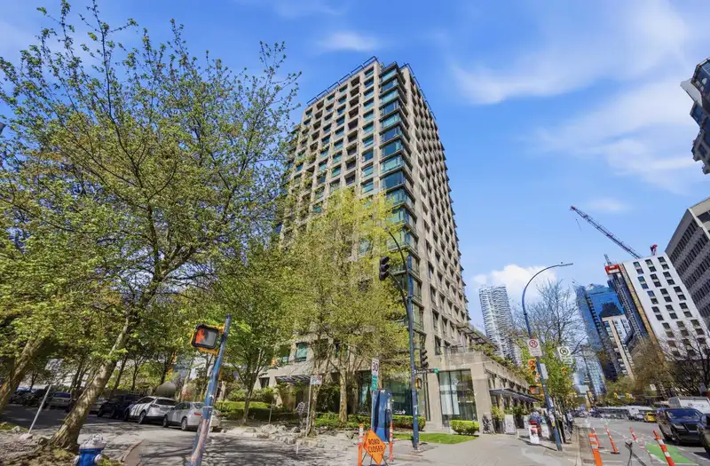 706 1003 BURNABY STREET - photo 1 of 23