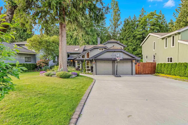11799 LYON ROAD - photo 4 of 38