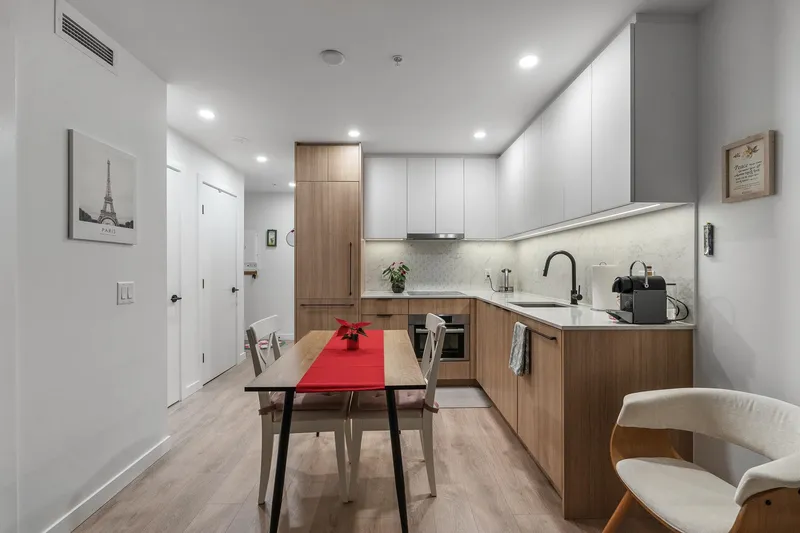 2007 13685 102 AVENUE - photo 4 of 25