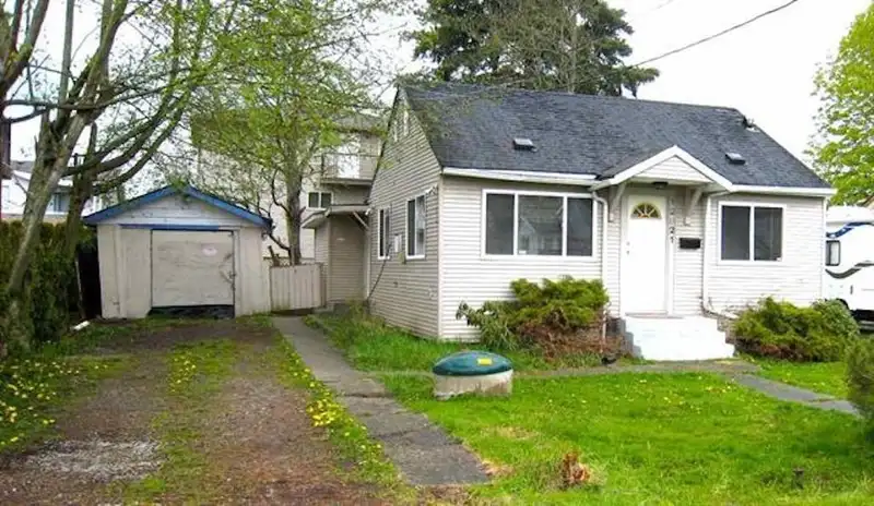 12821 114 AVENUE - photo 1 of 1