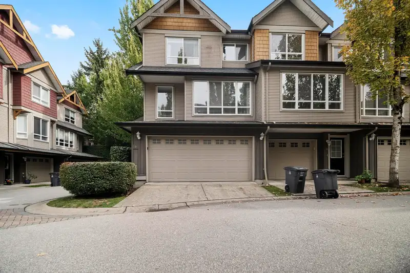 9 16789 60 AVENUE - photo 1 of 32