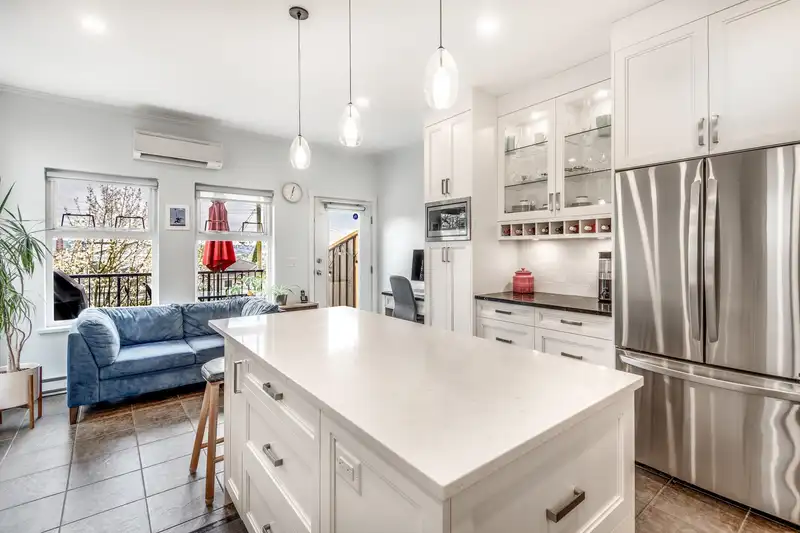 12 3712 PENDER STREET - photo 3 of 34