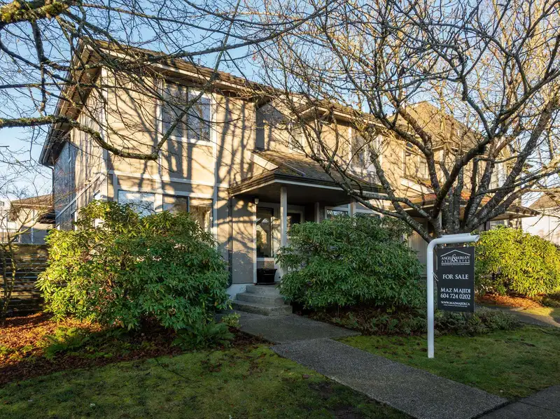 27 2133 ST. GEORGES AVENUE - photo 1 of 6