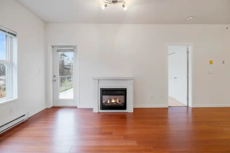 403 2488 KELLY AVENUE - photo 4 of 40