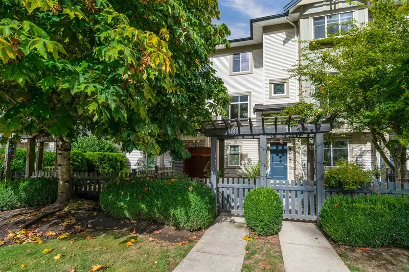10 8418 163 STREET - photo 1 of 23