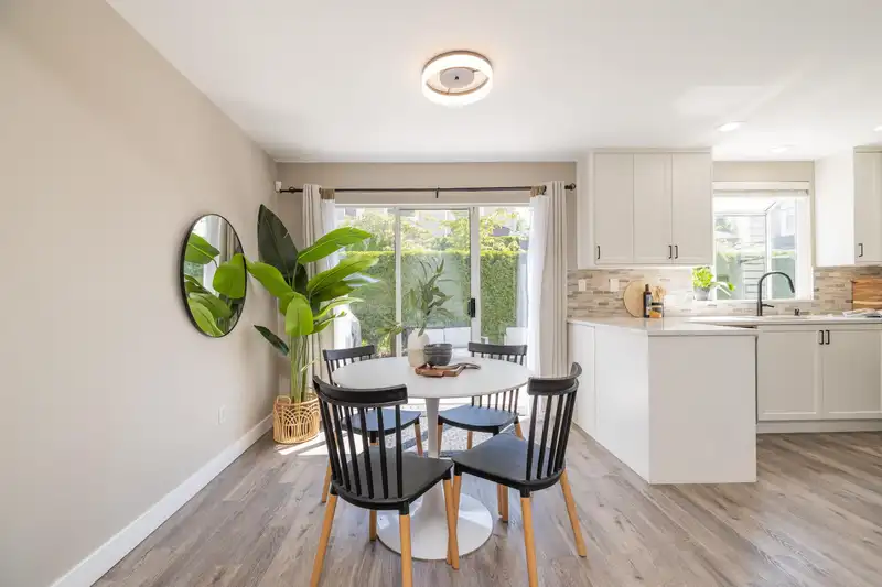 863 ROCHE POINT DRIVE - photo 2 of 40