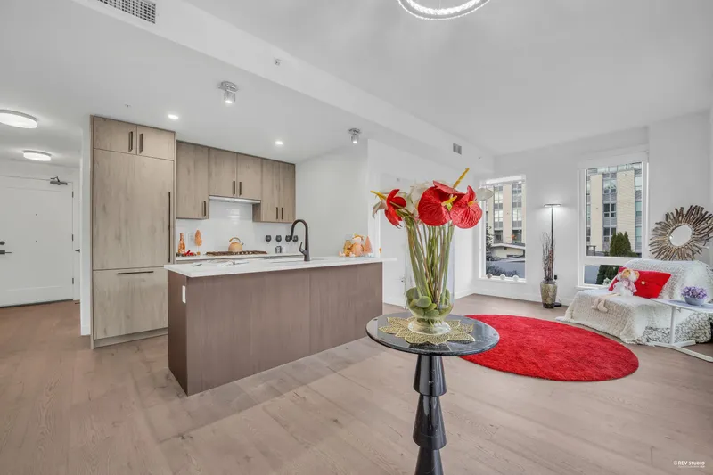 305 6859 CAMBIE STREET - photo 1 of 25