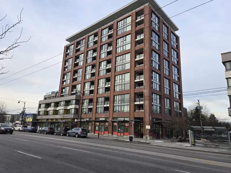 512 2689 KINGSWAY - photo 1 of 12