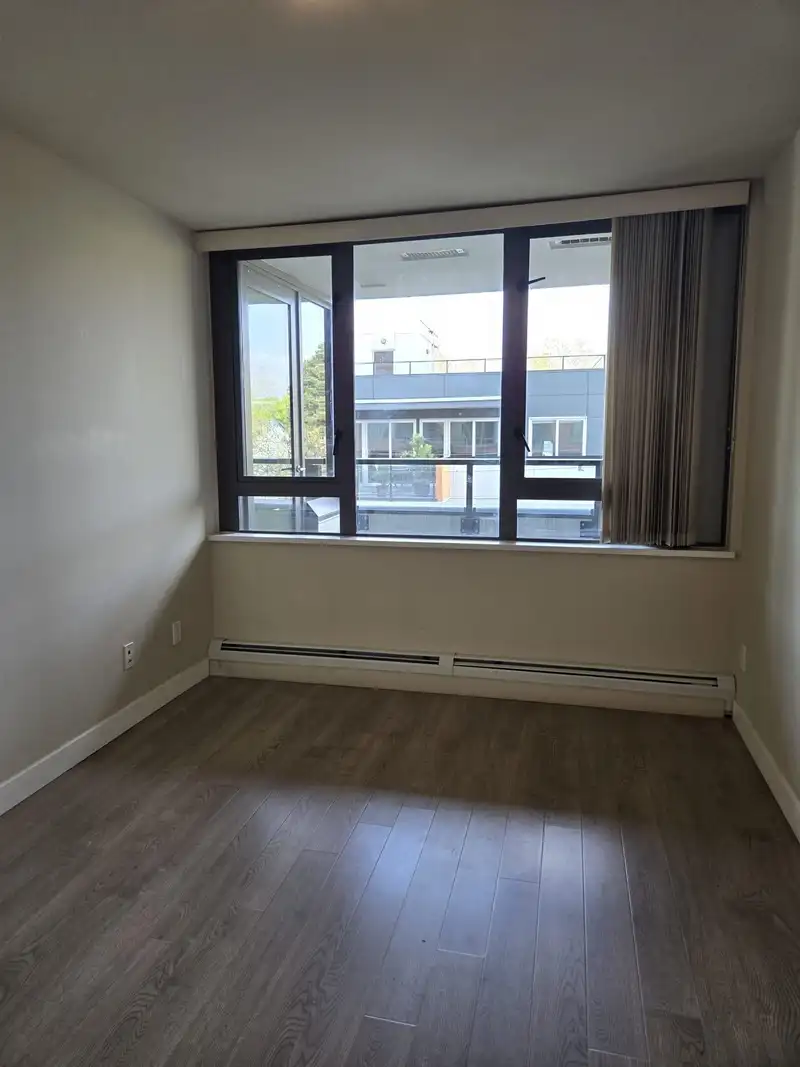512 2689 KINGSWAY - photo 4 of 12