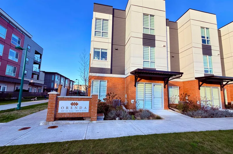 38 18850 72A AVENUE - photo 2 of 25