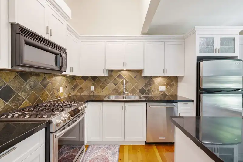 114 8 RENAISSANCE SQUARE - photo 3 of 40