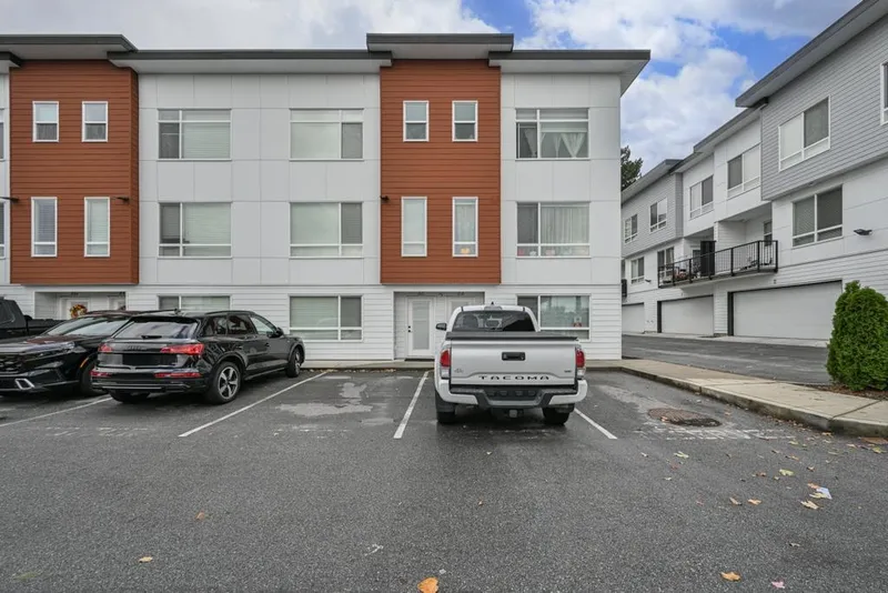 23 27640 LANTERN AVENUE - photo 3 of 25