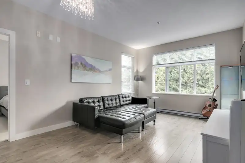 2308 963 CHARLAND AVENUE - photo 2 of 24