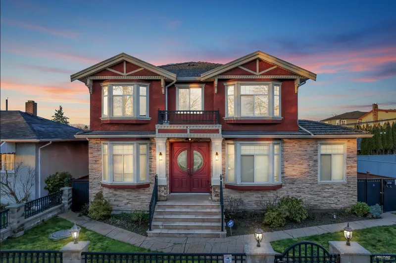 3257 51ST AVENUE - photo 1 of 16