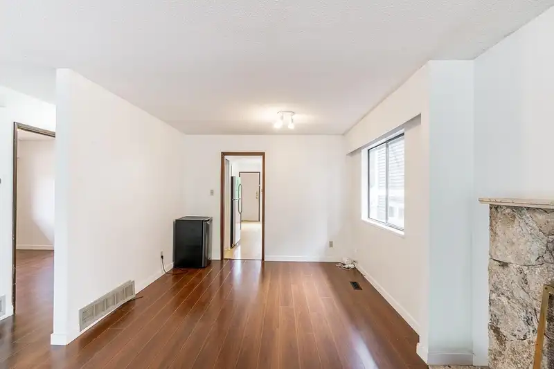 3226 W 5TH AVENUE - photo 4 of 38