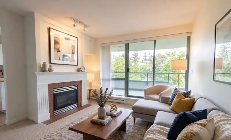 807 6611 SOUTHOAKS CRESCENT - photo 1 of 22