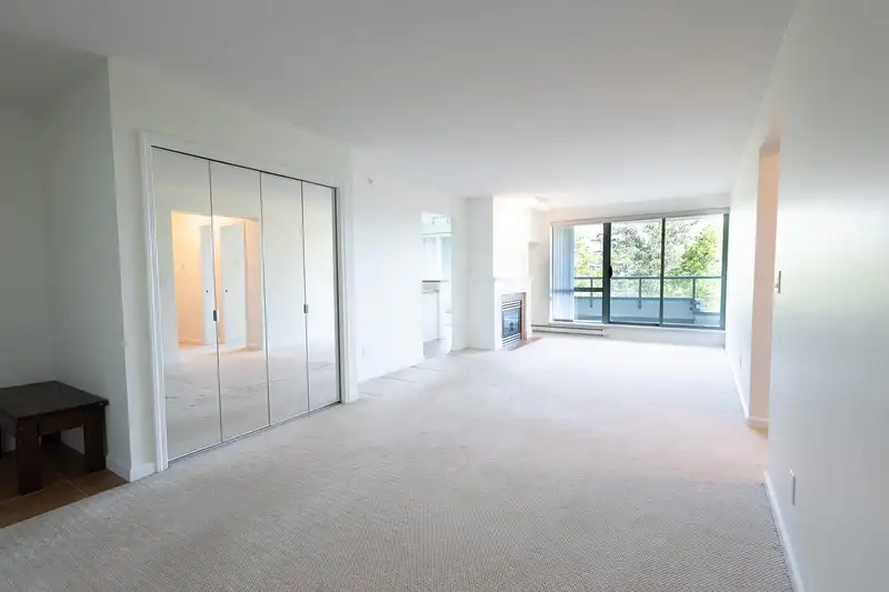 807 6611 SOUTHOAKS CRESCENT - photo 3 of 22