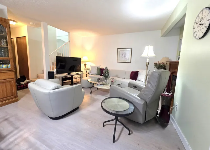 20 9955 140 STREET - photo 4 of 25