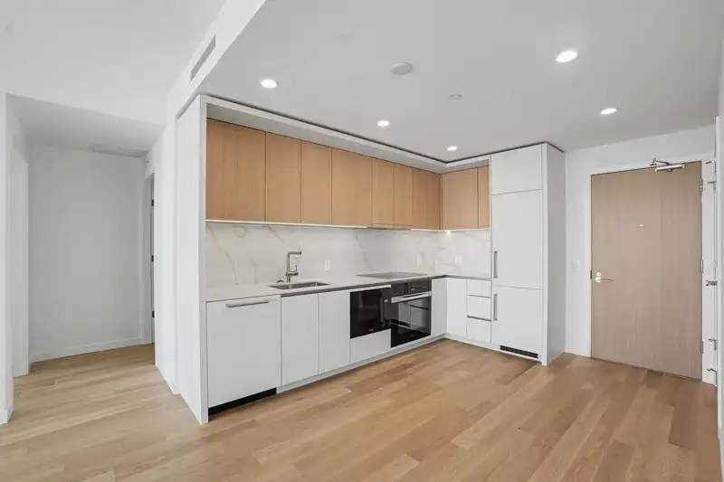606 3963 UPLANDS WAY - photo 4 of 24