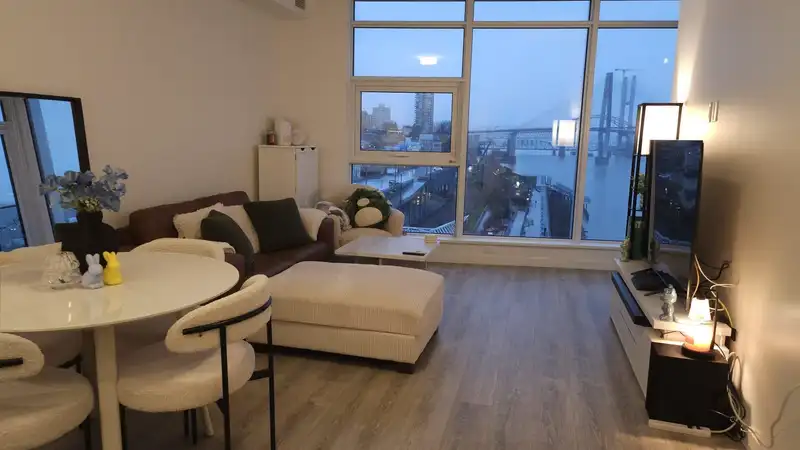 802 660 QUAYSIDE DRIVE - photo 2 of 26