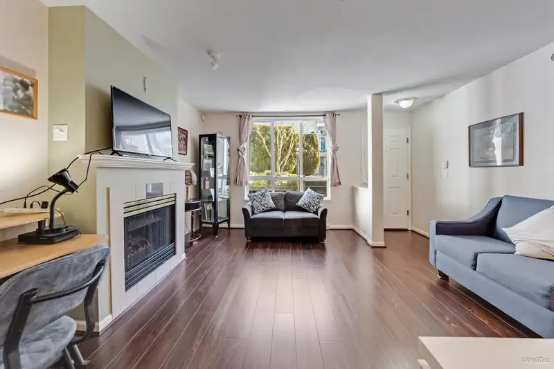116 6588 SOUTHOAKS CRESCENT - photo 3 of 12