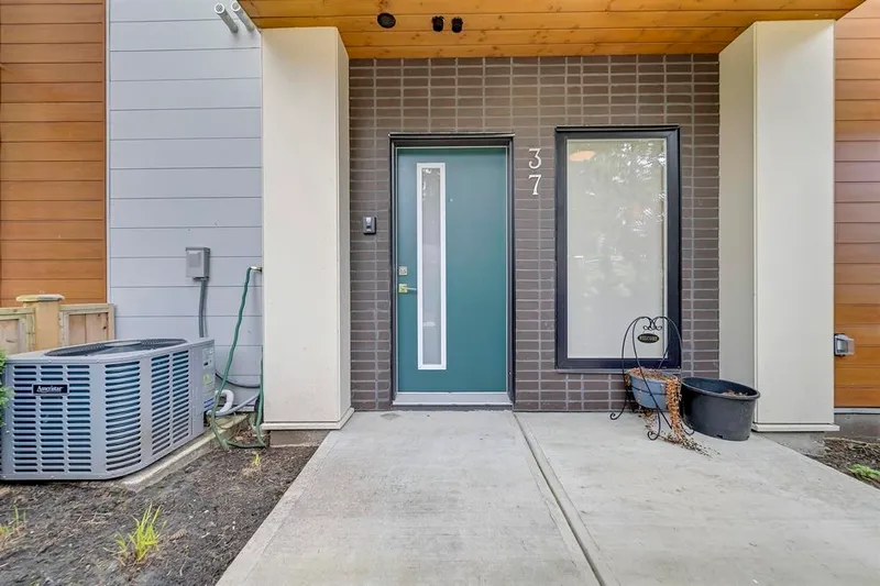 37 5858 132 STREET - photo 2 of 25