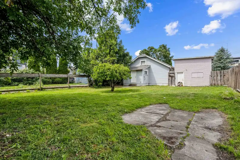 45948 CHESTERFIELD AVENUE - photo 2 of 36