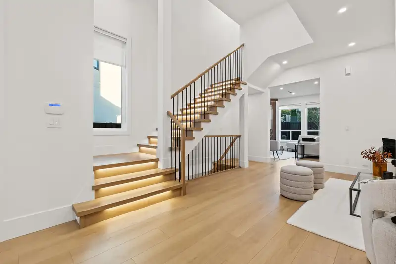 11642 94A AVENUE - photo 3 of 35