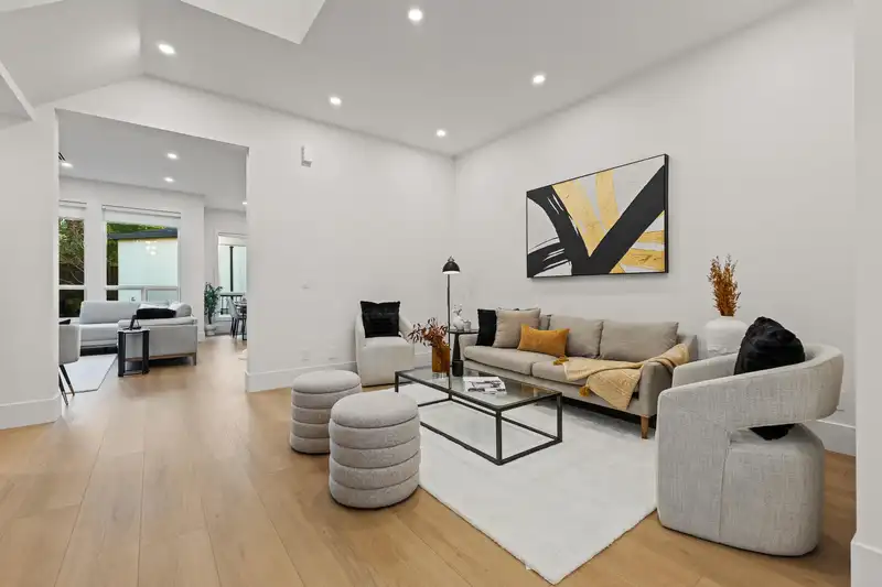 11642 94A AVENUE - photo 4 of 35