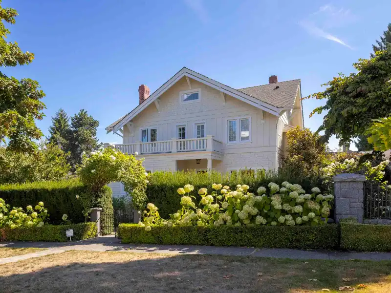 5112 MAPLE STREET - photo 1 of 40
