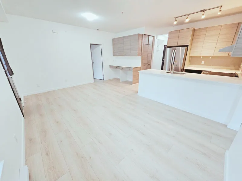 32 6965 HASTINGS STREET - photo 2 of 19